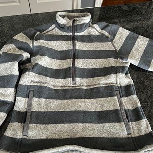 Cute Patagonia 3/4 zip sweater